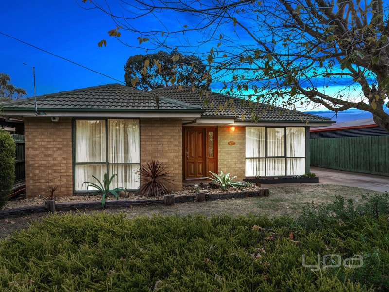 49 Bridgeford Crescent, Melton South VIC 3338