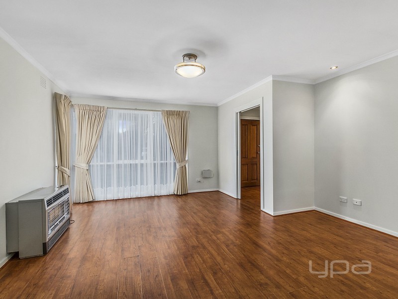 49 Bridgeford Crescent, Melton South VIC 3338