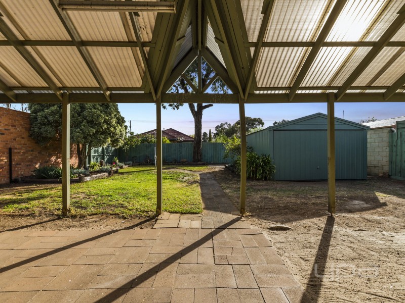 49 Bridgeford Crescent, Melton South VIC 3338