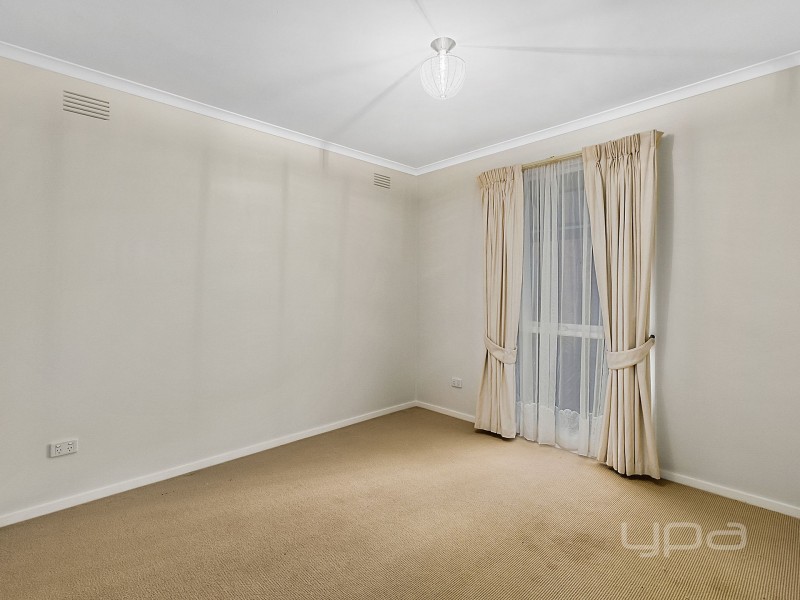 49 Bridgeford Crescent, Melton South VIC 3338