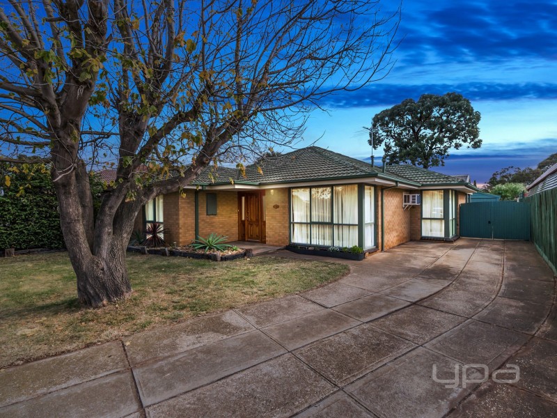 49 Bridgeford Crescent, Melton South VIC 3338