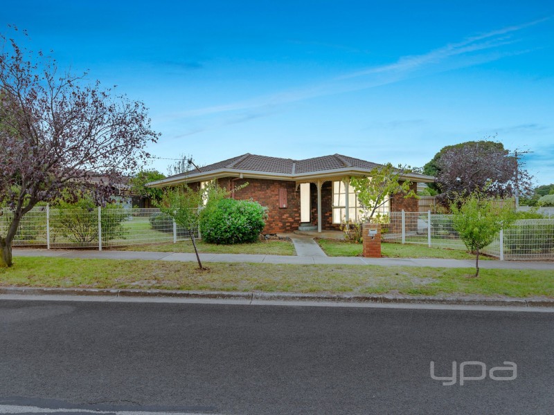 39 Blamey Drive, Melton South VIC 3338