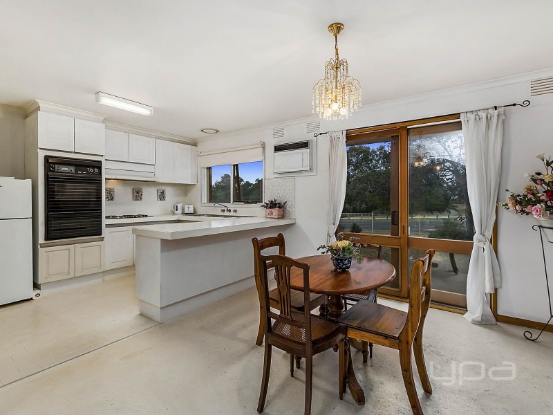 39 Blamey Drive, Melton South VIC 3338