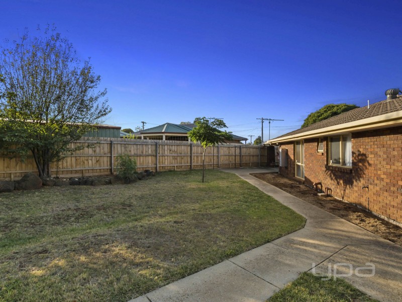 39 Blamey Drive, Melton South VIC 3338