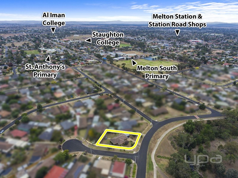 39 Blamey Drive, Melton South VIC 3338