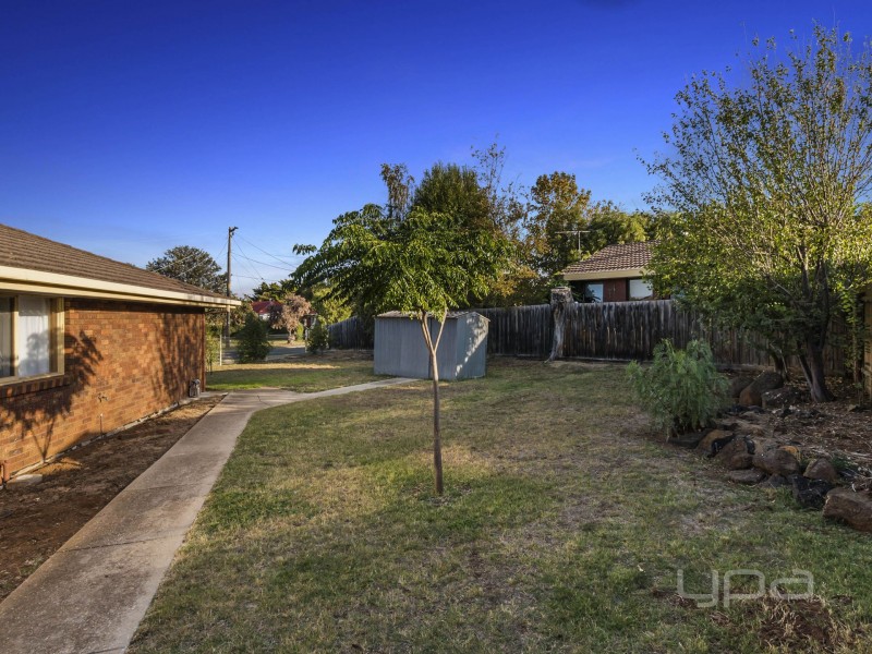 39 Blamey Drive, Melton South VIC 3338