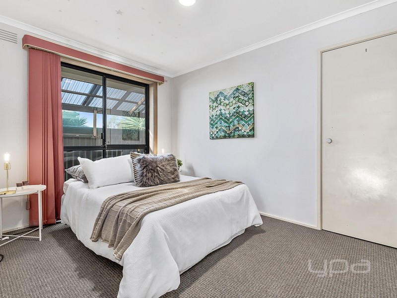 8 Christina Crescent, Kurunjang VIC 3337