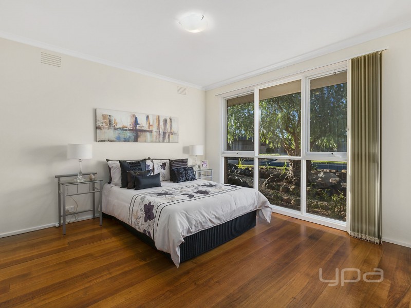 28 James Cook Drive, Melton West VIC 3337