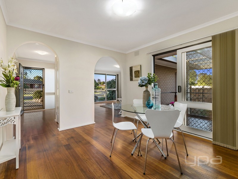 28 James Cook Drive, Melton West VIC 3337