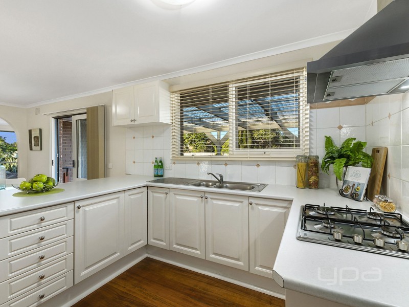 28 James Cook Drive, Melton West VIC 3337