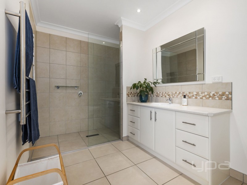 5 Dalray Crescent, Kurunjang VIC 3337