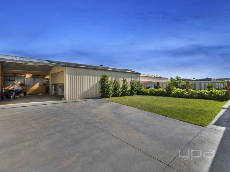 5 Dalray Crescent, Kurunjang VIC 3337