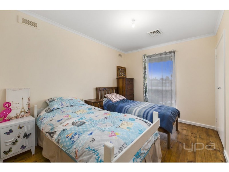 16  Barries Road, Melton VIC 3337