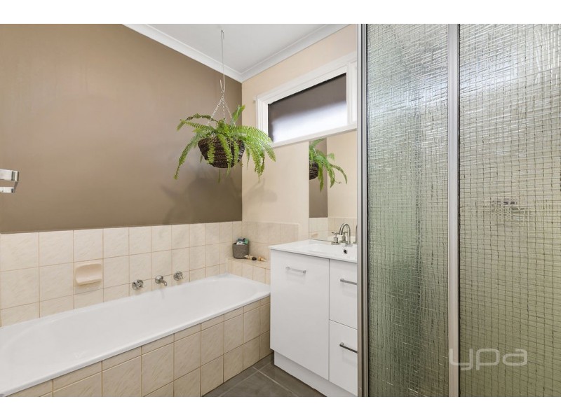 16  Barries Road, Melton VIC 3337