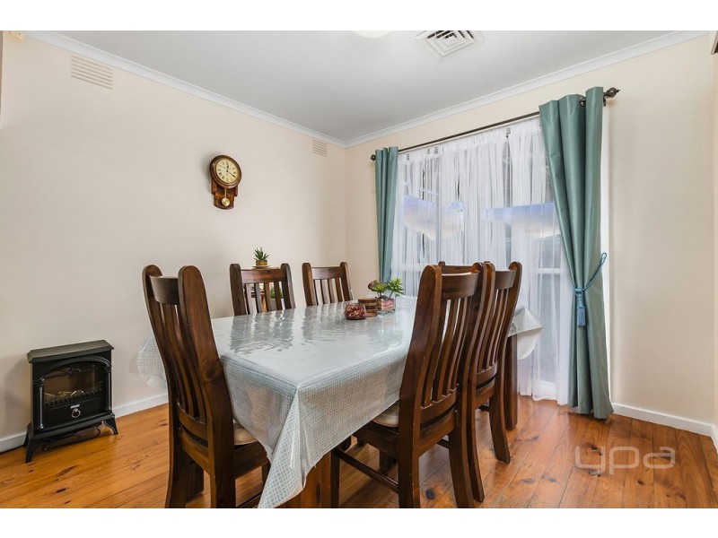 16  Barries Road, Melton VIC 3337