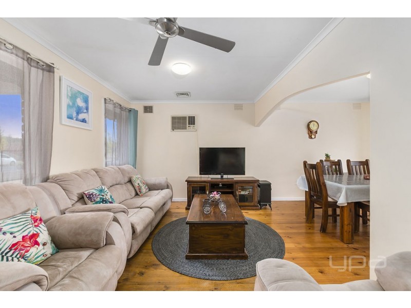 16  Barries Road, Melton VIC 3337