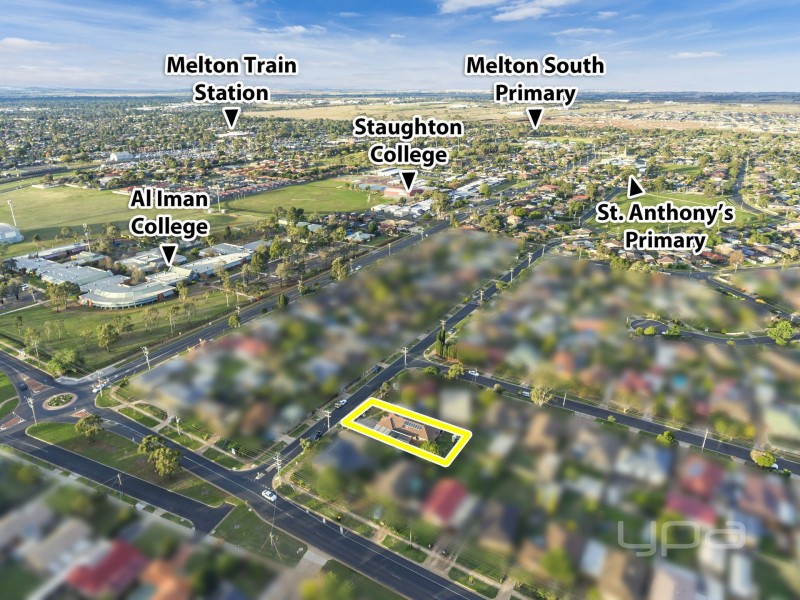 2 Lachlan Road, Melton South VIC 3338