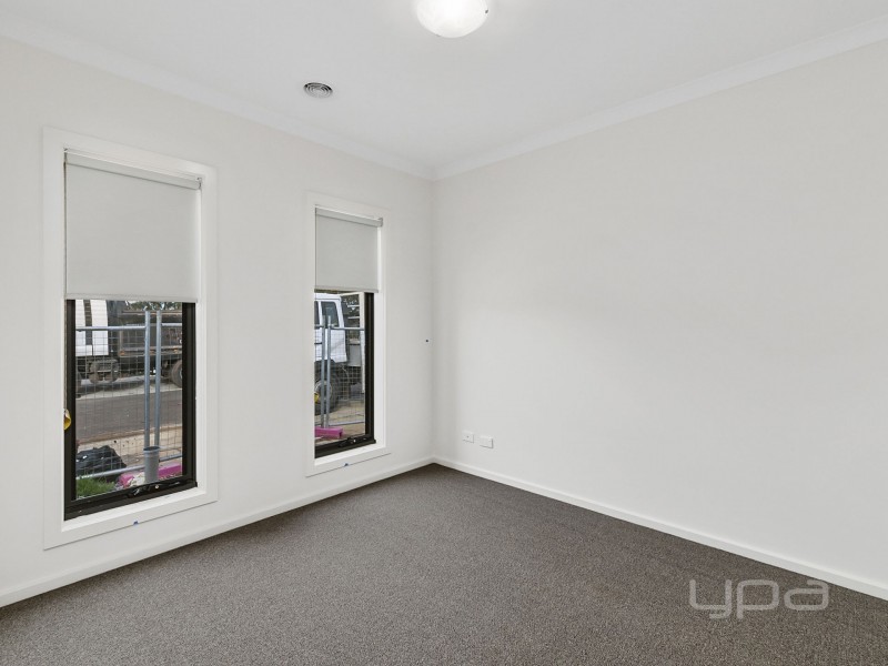 27 Mavi Avenue, Melton VIC 3337