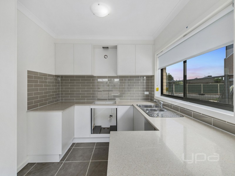 27 Mavi Avenue, Melton VIC 3337