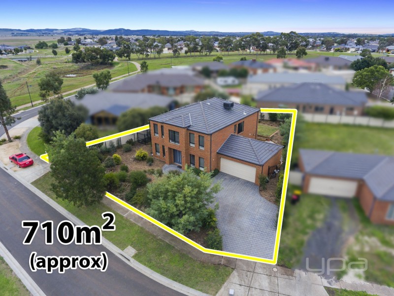 27 Rain Lover Drive, Kurunjang VIC 3337