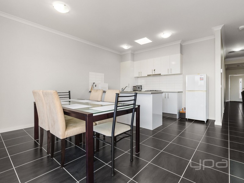 2/84 Albert Drive, Melton South VIC 3338