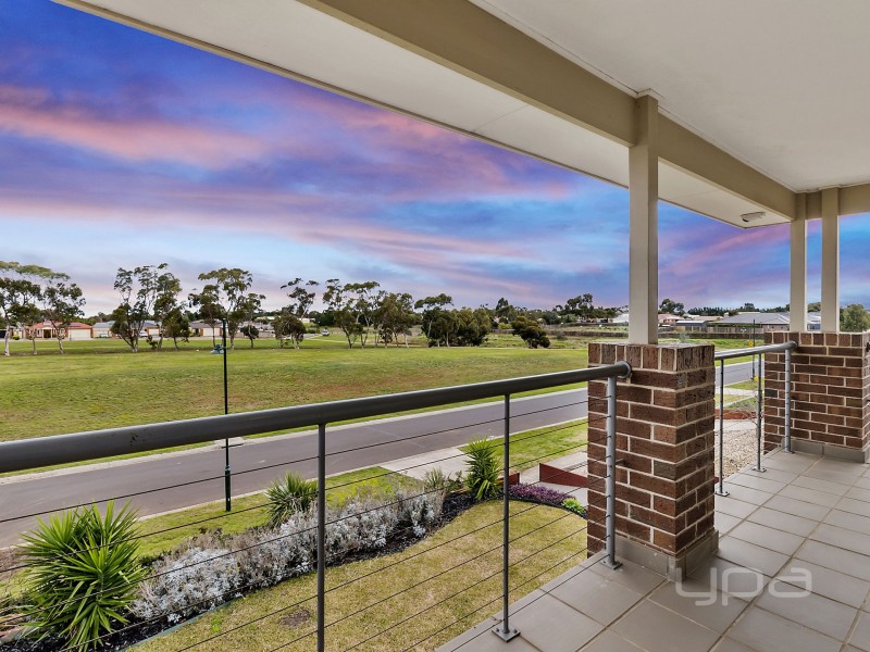 84 Dalray Crescent, Kurunjang VIC 3337
