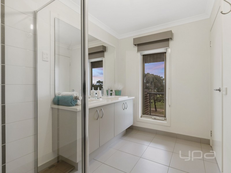 84 Dalray Crescent, Kurunjang VIC 3337