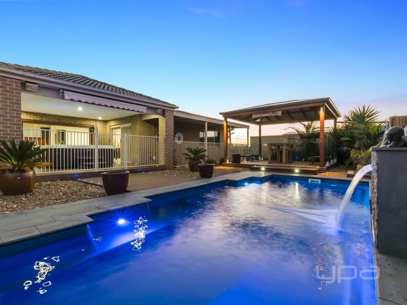 16 Riverview Drive, Hopetoun Park VIC 3340