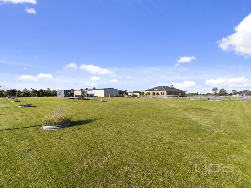 16 Riverview Drive, Hopetoun Park VIC 3340