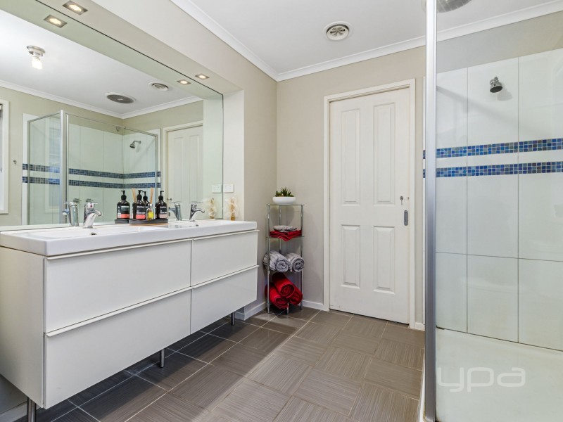 3 Mark Drive, Hillside VIC 3037