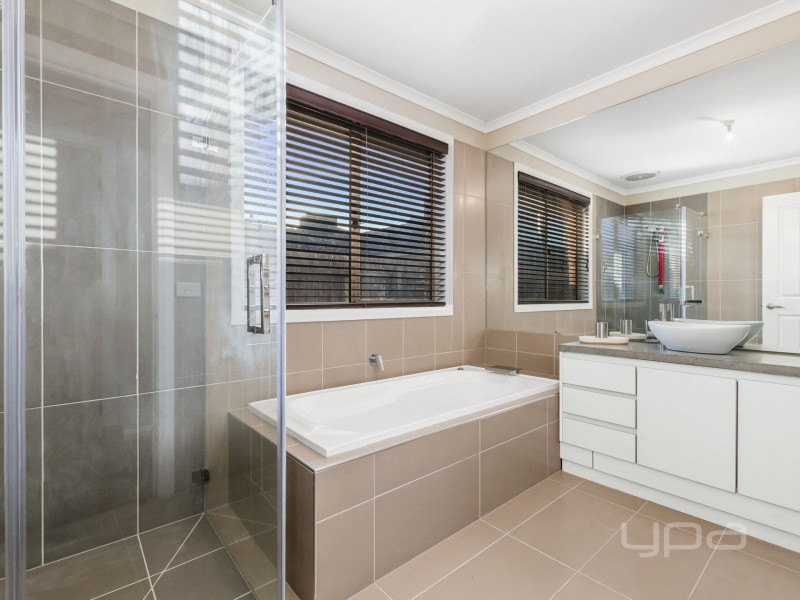 3 Mark Drive, Hillside VIC 3037