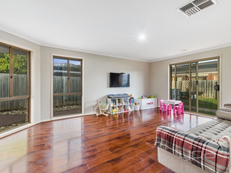 3 Mark Drive, Hillside VIC 3037