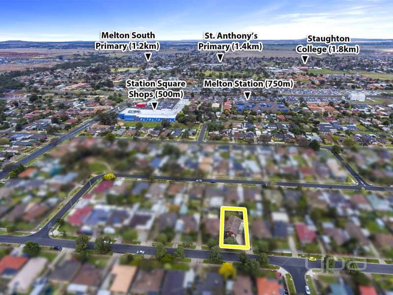 21 Second Avenue, Melton South VIC 3338