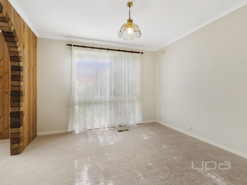 21 Second Avenue, Melton South VIC 3338