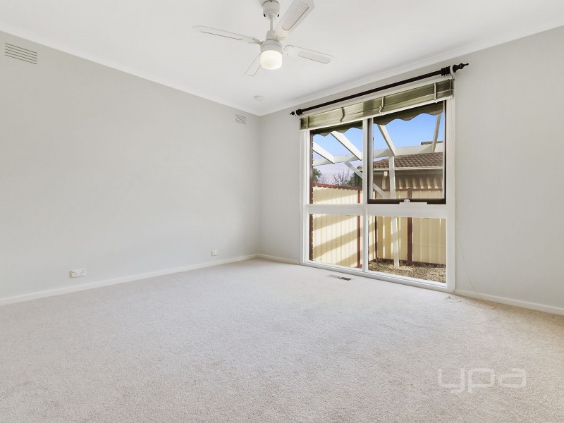 21 Second Avenue, Melton South VIC 3338