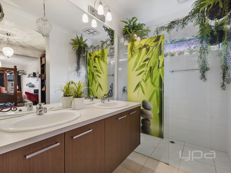 14 Long Road, Truganina VIC 3029