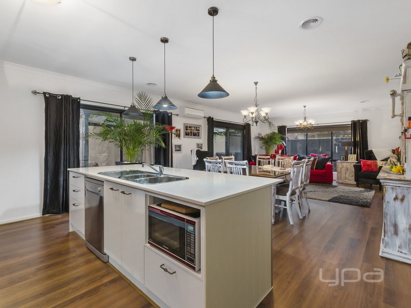 14 Long Road, Truganina VIC 3029