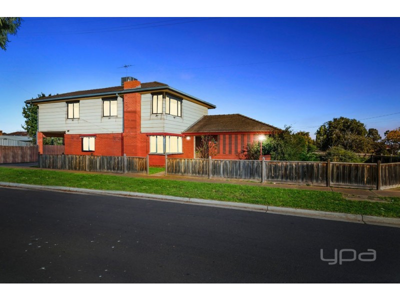 50 Marina Drive, Melton VIC 3337