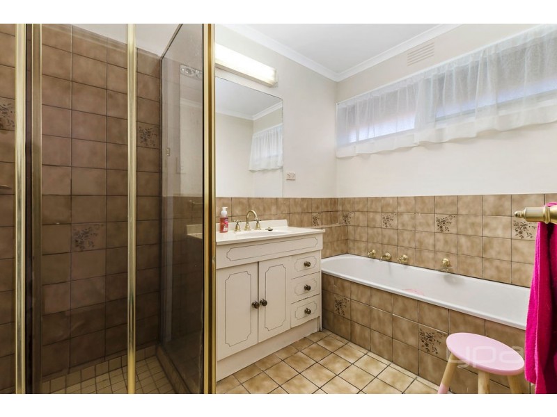 50 Marina Drive, Melton VIC 3337