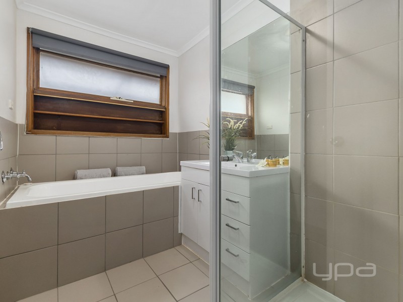 49 Centenary Avenue, Melton VIC 3337