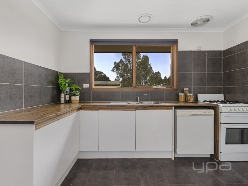 49 Centenary Avenue, Melton VIC 3337