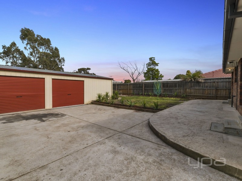49 Centenary Avenue, Melton VIC 3337