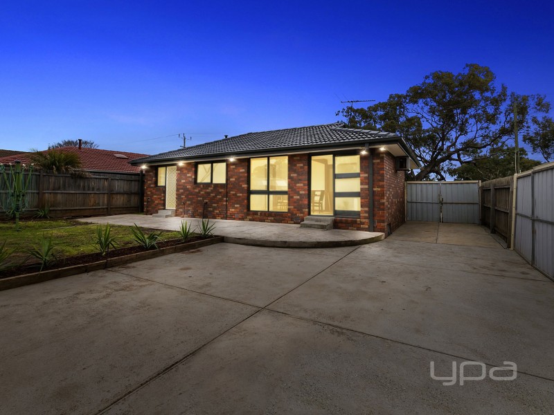 49 Centenary Avenue, Melton VIC 3337