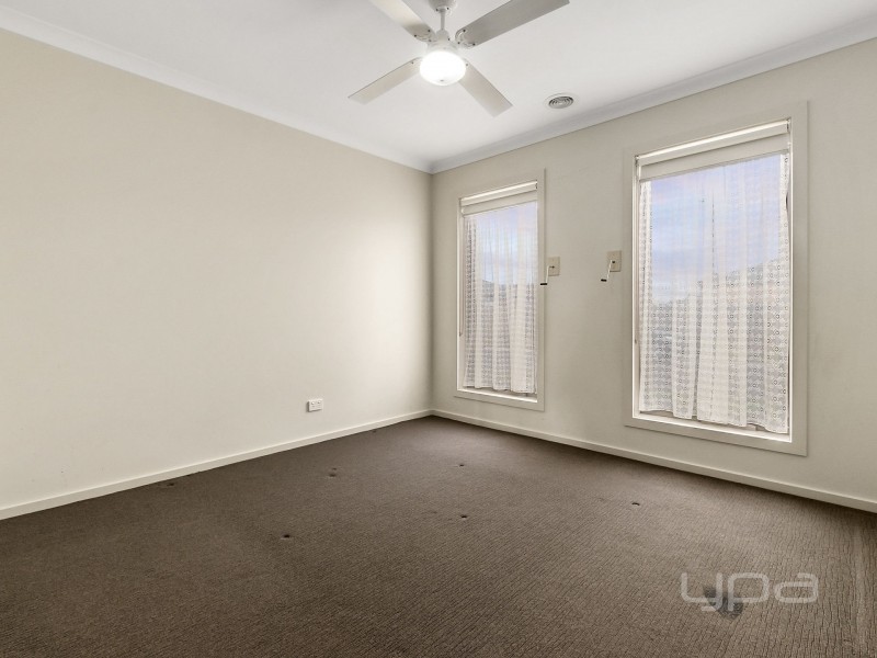 16 Forde Avenue, Melton South VIC 3338