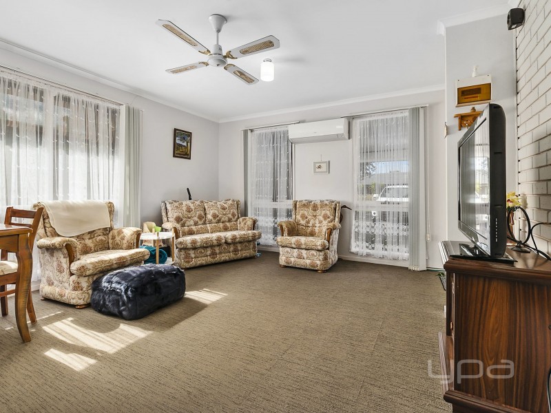 29 Dumbarton Circuit, Melton West VIC 3337