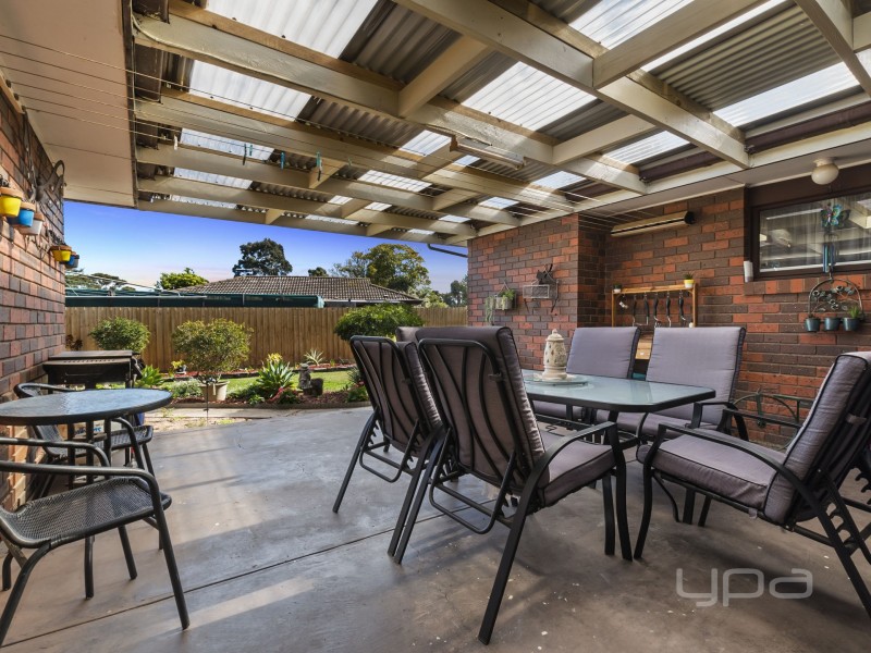 29 Dumbarton Circuit, Melton West VIC 3337