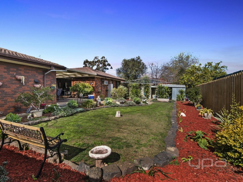 29 Dumbarton Circuit, Melton West VIC 3337