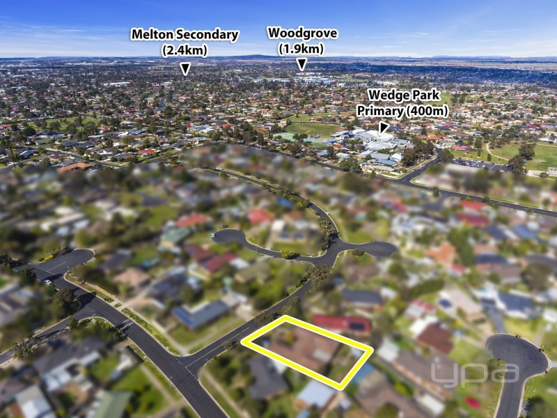 29 Dumbarton Circuit, Melton West VIC 3337