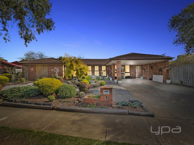 29 Dumbarton Circuit, Melton West VIC 3337