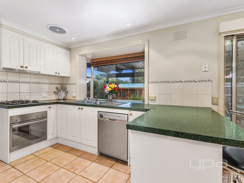 11 Hilton Way, Melton West VIC 3337